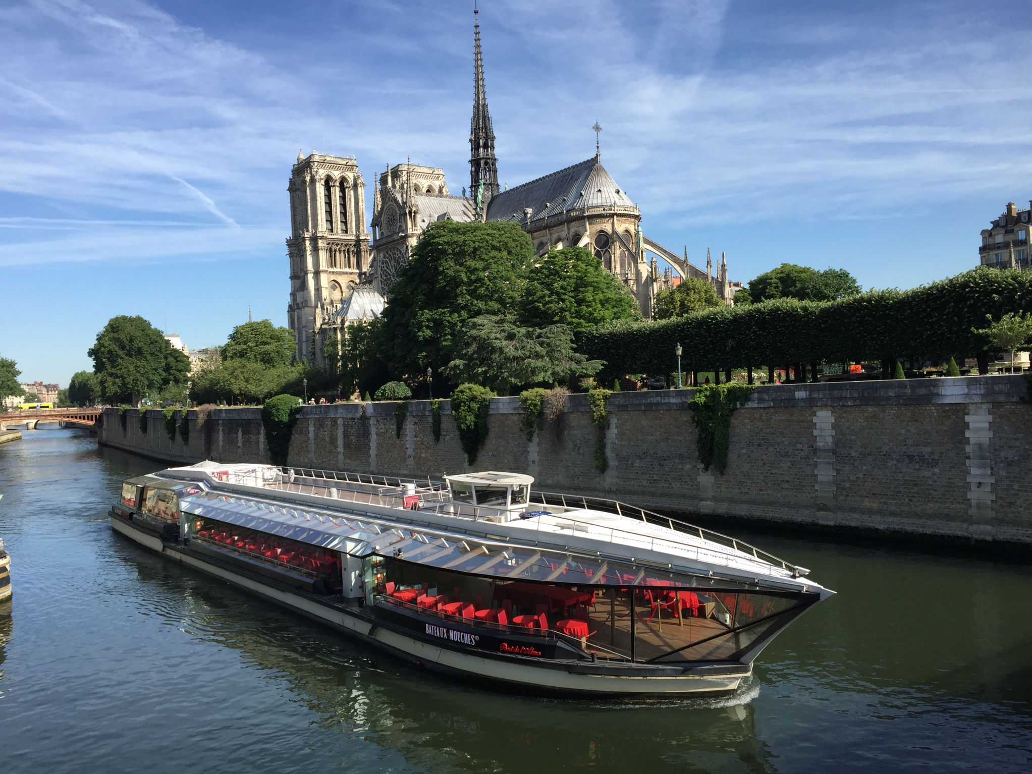 bateau et notre dame